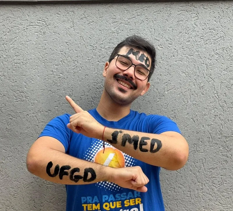 Matheus Akira, aprovado em Medicina UFGD
